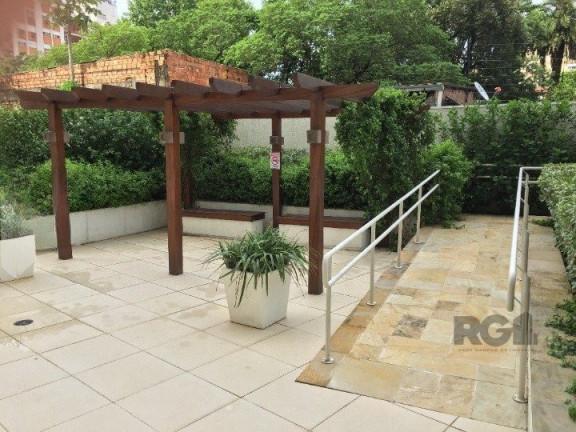 Imagem Apartamento com 2 Quartos à Venda, 75 m² em Passo Da Areia - Porto Alegre