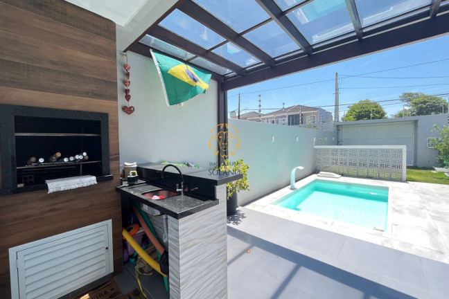 Sobrado com 3 Quartos à Venda, 178 m² em Balneário Cambiju - Itapoá