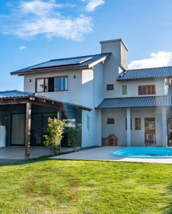 Imagem Imóvel com 3 Quartos à Venda, 270 m²