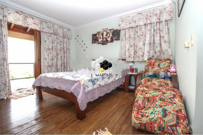 Imagem Casa com 3 Quartos à Venda, 608 m² em Medianeira - Porto Alegre Imagem Casa com 3 Quartos à Venda, 608 m² em Medianeira - Porto Alegre