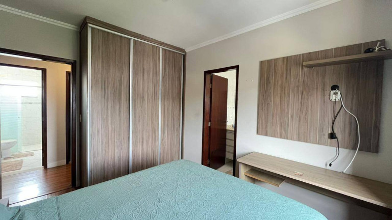 Imagem Sobrado com 3 Quartos à Venda, 180 m² em Jardim Hípica Pinheiro - Taubaté