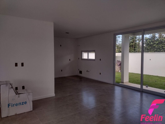 Imagem Casa com 3 Quartos à Venda, 178 m² em Campeche - Florianópolis Imagem Casa com 3 Quartos à Venda, 178 m² em Campeche - Florianópolis