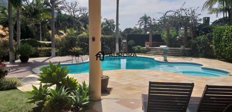 Imagem Casa com 4 Quartos à Venda, 351 m² em Taquaras - Balneário Camboriú Imagem Casa com 4 Quartos à Venda, 351 m² em Taquaras - Balneário Camboriú