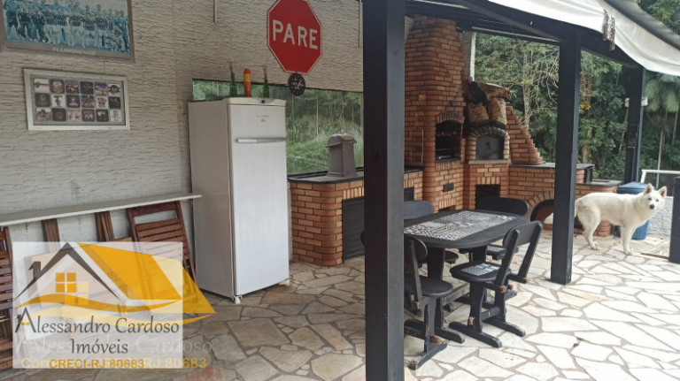 Imagem Casa com 5 Quartos à Venda, 350 m² em Centro - Nova Friburgo Imagem Casa com 5 Quartos à Venda, 350 m² em Centro - Nova Friburgo