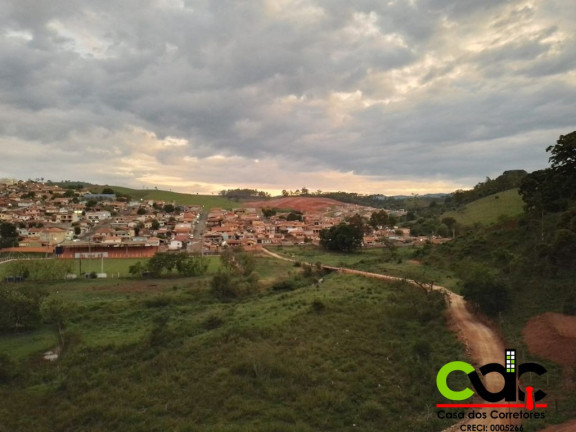 Imagem Imóvel com 3 Quartos à Venda, 250 m² em Centro - Bandeira Do Sul Imagem Imóvel com 3 Quartos à Venda, 250 m² em Centro - Bandeira Do Sul