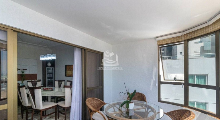 Imagem Apartamento com 3 Quartos à Venda, 110 m² em Centro - Balneário Camboriú