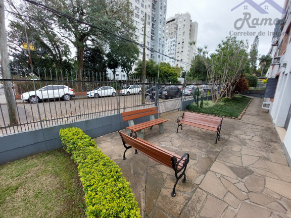 Imagem Imóvel com 1 Quarto à Venda, 45 m² em Cristal - Porto Alegre Imagem Imóvel com 1 Quarto à Venda, 45 m² em Cristal - Porto Alegre