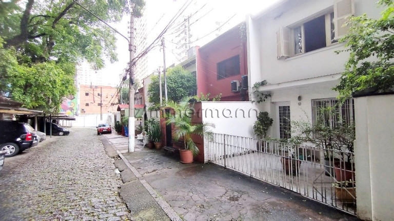 Imagem Casa com 2 Quartos à Venda, 85 m² em Pinheiros - São Paulo Imagem Casa com 2 Quartos à Venda, 85 m² em Pinheiros - São Paulo