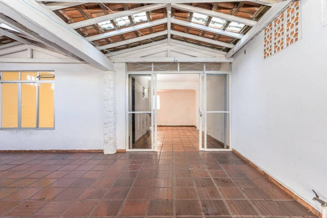 Imagem Sobrado com 3 Quartos à Venda, 210 m² em 29 De Julho - Paranaguá