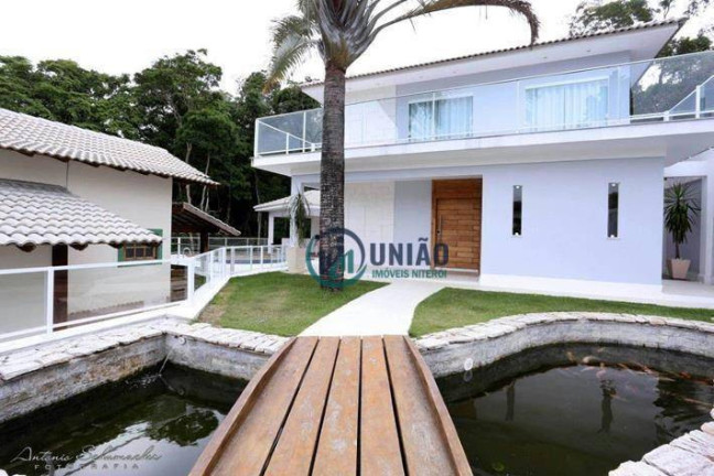 Casa com 4 Quartos à Venda, 400 m² em Pendotiba - Niterói