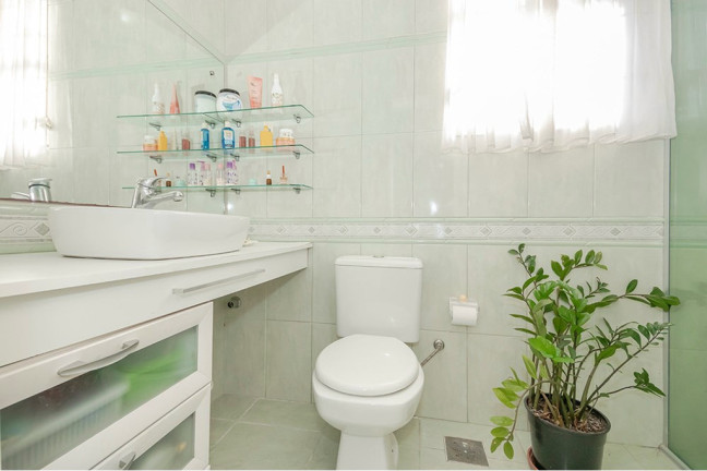 Imagem Casa com 3 Quartos à Venda, 300 m² em Jardim Sabará - Porto Alegre Imagem Casa com 3 Quartos à Venda, 300 m² em Jardim Sabará - Porto Alegre