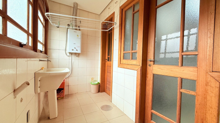 Imagem Apartamento com 3 Quartos à Venda, 158 m² em Petrópolis - Porto Alegre Imagem Apartamento com 3 Quartos à Venda, 158 m² em Petrópolis - Porto Alegre