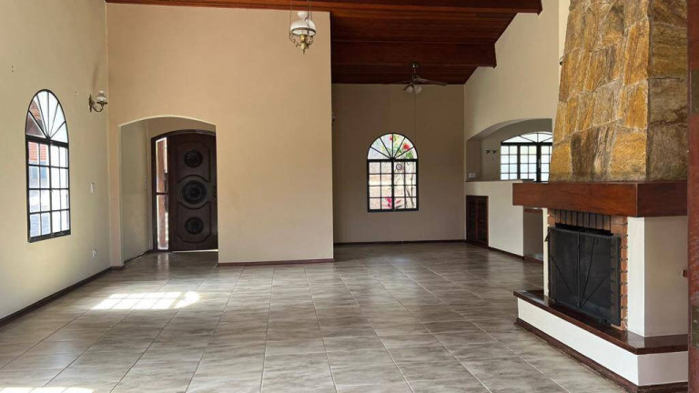 Imagem Casa com 3 Quartos à Venda, em Jardim Estância Brasil - Atibaia Imagem Casa com 3 Quartos à Venda, em Jardim Estância Brasil - Atibaia