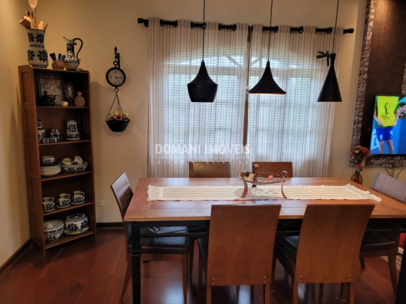Imagem Casa com 4 Quartos à Venda, 160 m² em Região Da Abernéssia - Campos Do Jordão Imagem Casa com 4 Quartos à Venda, 160 m² em Região Da Abernéssia - Campos Do Jordão