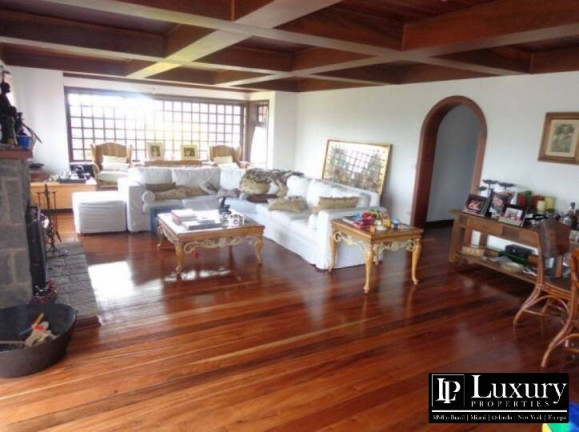 Imagem Casa com 5 Quartos à Venda, 480 m² em Alto Do Capivari - Campos Do Jordão Imagem Casa com 5 Quartos à Venda, 480 m² em Alto Do Capivari - Campos Do Jordão