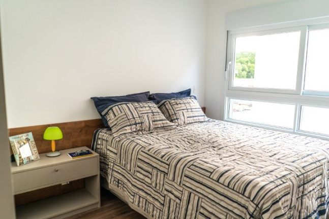 Imagem Imóvel com 2 Quartos à Venda, 66 m² em Menino Deus - Porto Alegre Imagem Imóvel com 2 Quartos à Venda, 66 m² em Menino Deus - Porto Alegre