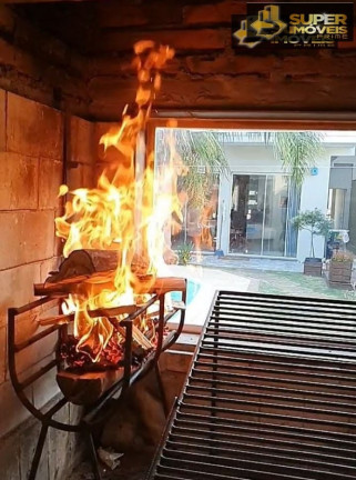 Casa com 3 Quartos à Venda, 221 m² em Laranjal - Pelotas