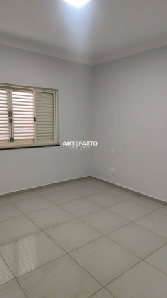 Imagem Casa com 4 Quartos à Venda, 240 m² Imagem Casa com 4 Quartos à Venda, 240 m²
