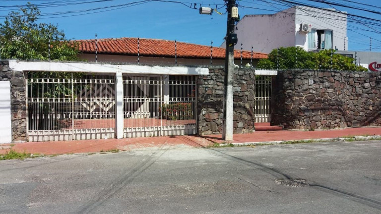 Imagem Casa com 6 Quartos à Venda, 610 m² em Suíssa - Aracaju Imagem Casa com 6 Quartos à Venda, 610 m² em Suíssa - Aracaju