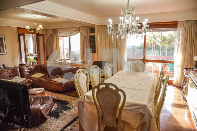 Imagem Casa com 5 Quartos à Venda, 860 m² em Sétimo Céu - Porto Alegre Imagem Casa com 5 Quartos à Venda, 860 m² em Sétimo Céu - Porto Alegre