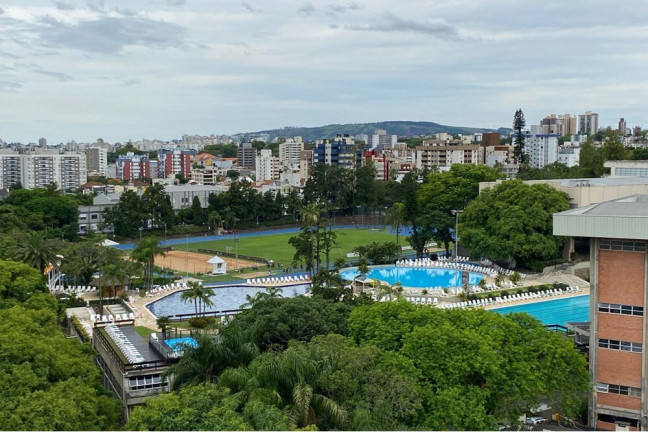 Imagem Imóvel com 3 Quartos à Venda, 76 m² em São João - Porto Alegre Imagem Imóvel com 3 Quartos à Venda, 76 m² em São João - Porto Alegre