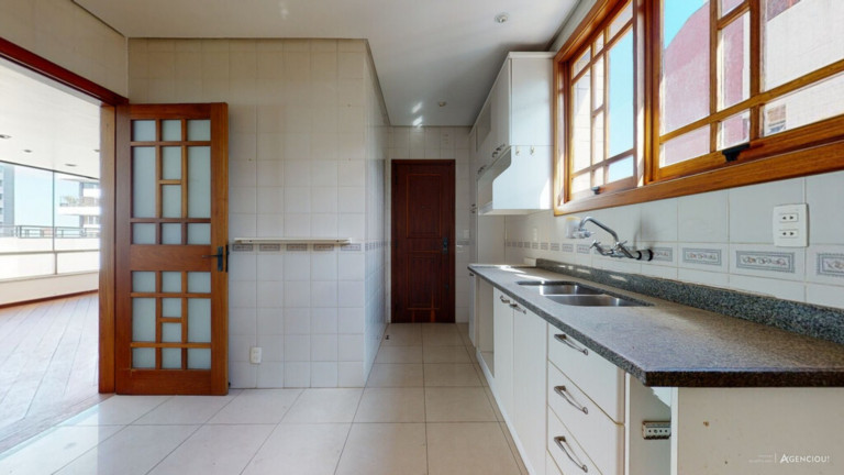 Imagem Imóvel com 5 Quartos à Venda, 410 m² em Petrópolis - Porto Alegre Imagem Imóvel com 5 Quartos à Venda, 410 m² em Petrópolis - Porto Alegre