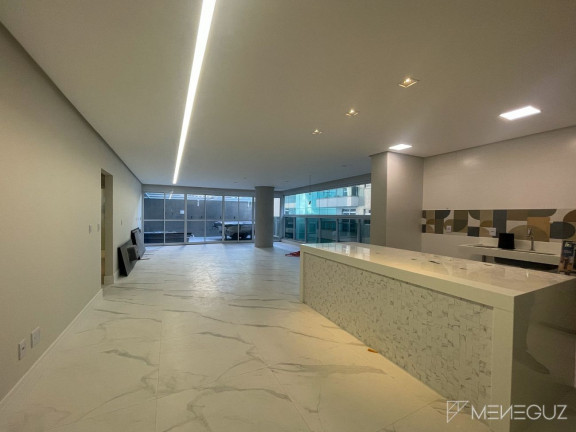 Apartamento com 3 Quartos à Venda, 245 m² em Centro - Guarapari