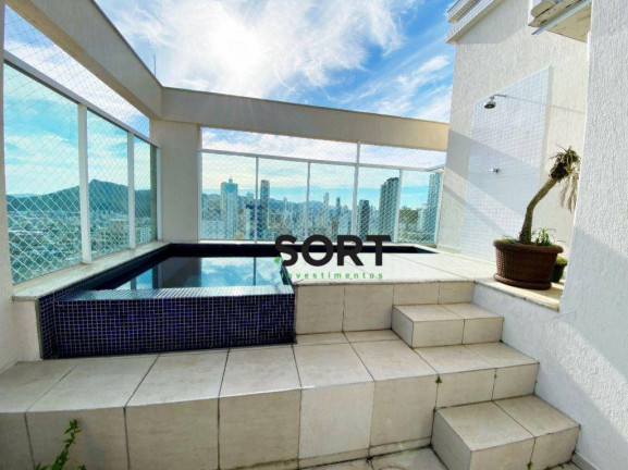 Imagem Cobertura com 3 Quartos à Venda, 258 m² em Centro - Balneário Camboriú