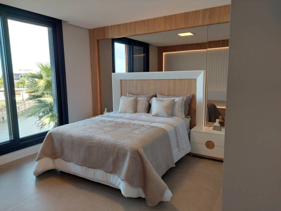 Imagem Casa com 5 Quartos à Venda, em Xangri-lá Imagem Casa com 5 Quartos à Venda, em Xangri-lá