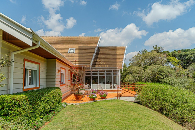 Imagem Casa com 4 Quartos à Venda, 400 m² em Pedra Do Fogo - Campos Do Jordão Imagem Casa com 4 Quartos à Venda, 400 m² em Pedra Do Fogo - Campos Do Jordão