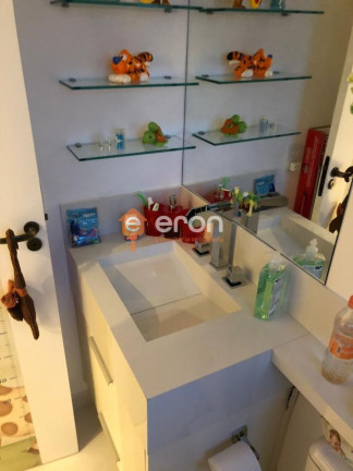 Imagem Apartamento com 3 Quartos à Venda, 158 m²