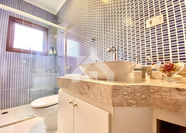 Casa de Condomínio com 4 Quartos à Venda, 325 m² em Moinho Velho - Cotia
