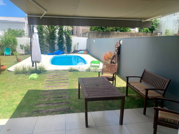 Imagem Casa com 3 Quartos à Venda, 200 m² Imagem Casa com 3 Quartos à Venda, 200 m²