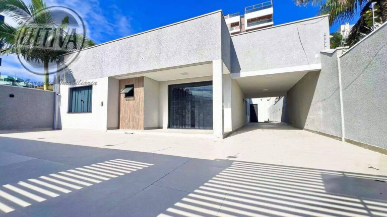 Imagem Casa com 7 Quartos à Venda, 283 m² em Centro - Guaratuba Imagem Casa com 7 Quartos à Venda, 283 m² em Centro - Guaratuba