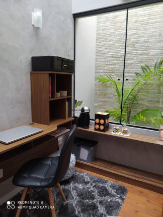 Imagem Casa de Condomínio com 4 Quartos à Venda, 239 m²