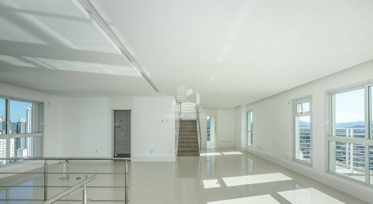 Imagem Apartamento com 3 Quartos à Venda,  em Centro - Balneário Camboriú