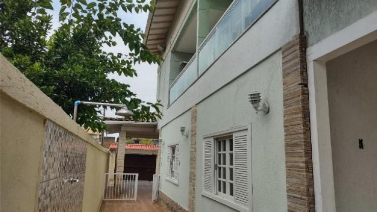 Foto do imóvel Casa com 4 Quartos à Venda, 360 m² em Piratininga - Niterói