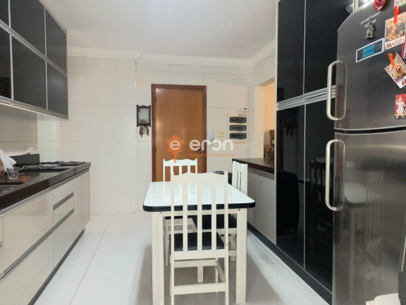 Imagem Apartamento com 4 Quartos à Venda, 203 m²