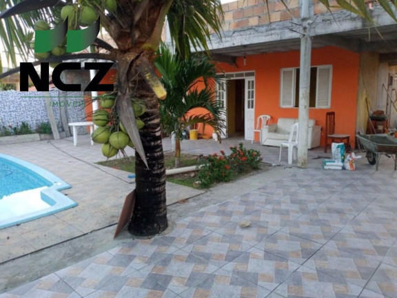 Imagem Casa com 8 Quartos à Venda, 300 m² em Barra Do Jacuípe - Camaçari Imagem Casa com 8 Quartos à Venda, 300 m² em Barra Do Jacuípe - Camaçari