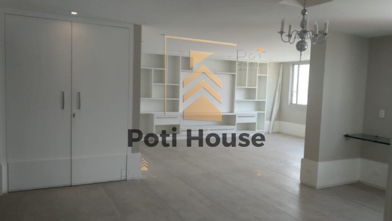 Imagem Imóvel com 4 Quartos à Venda, 170 m² em Petrópolis - Natal Imagem Imóvel com 4 Quartos à Venda, 170 m² em Petrópolis - Natal