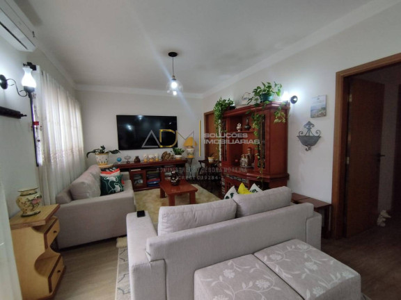 Imagem Casa com 3 Quartos à Venda, 200 m² em Centro - Botucatu Imagem Casa com 3 Quartos à Venda, 200 m² em Centro - Botucatu