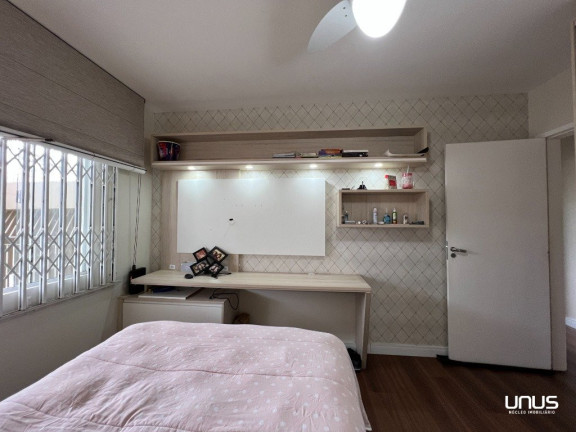 Imagem Casa com 3 Quartos à Venda, em Estreito - Florianópolis Imagem Casa com 3 Quartos à Venda, em Estreito - Florianópolis
