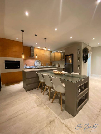 Imagem Casa com 7 Quartos à Venda, 500 m² em Brejatuba - Guaratuba Imagem Casa com 7 Quartos à Venda, 500 m² em Brejatuba - Guaratuba