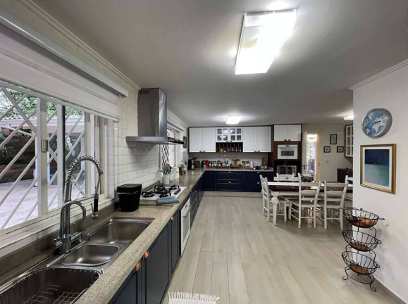 Imagem Casa com 4 Quartos à Venda,  em Vila Santo Antônio - Cotia