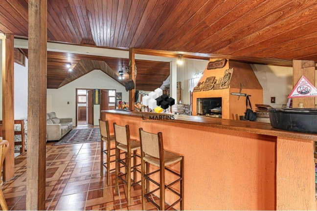 Imagem Casa com 5 Quartos à Venda, 330 m² em Vila Ipiranga - Porto Alegre Imagem Casa com 5 Quartos à Venda, 330 m² em Vila Ipiranga - Porto Alegre