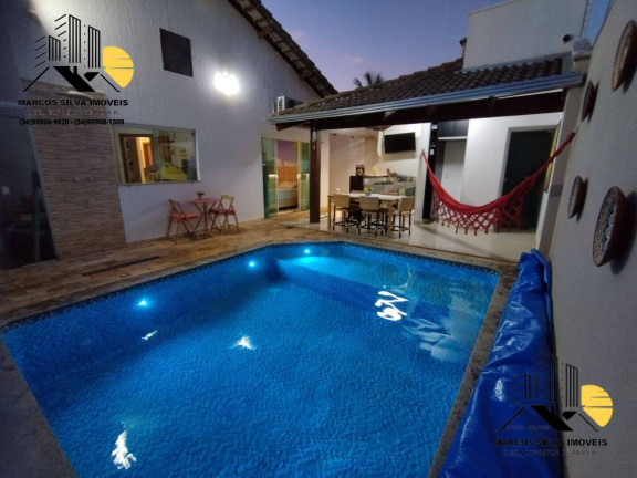 Imagem Casa com 3 Quartos à Venda, 250 m² em Jardim Europa - Uberlândia Imagem Casa com 3 Quartos à Venda, 250 m² em Jardim Europa - Uberlândia