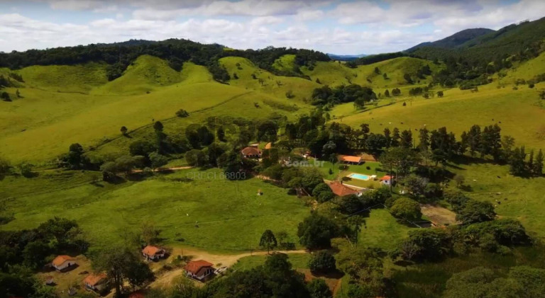 Imagem Fazenda à Venda, 1.067 m² em Santa Branca