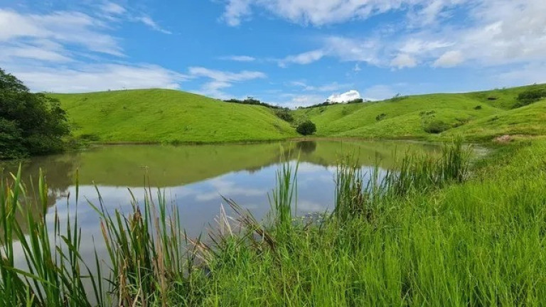 Imagem Imóvel com 10 Quartos à Venda, em Badureco - Itaboraí Imagem Imóvel com 10 Quartos à Venda, em Badureco - Itaboraí