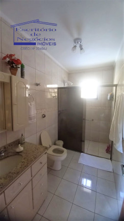 Imagem Casa com 4 Quartos à Venda, 260 m² em Vila Nova - Porto Alegre Imagem Casa com 4 Quartos à Venda, 260 m² em Vila Nova - Porto Alegre