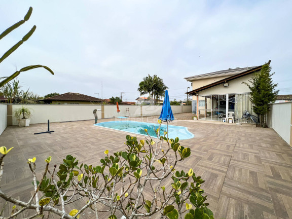 Imagem Casa com 3 Quartos à Venda, 250 m² em Centro - Balneário Barra Do Sul Imagem Casa com 3 Quartos à Venda, 250 m² em Centro - Balneário Barra Do Sul
